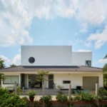 Nhà vườn miền Tây mở tầng trệt, kín tầng lầu