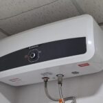 Bật bình nóng lạnh cả ngày để khỏi chờ nước nóng: Đừng chủ quan với 2 rủi ro này