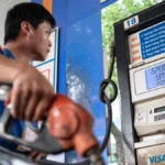 Giá xăng E10 giảm về sát 27.000 đồng một lít
