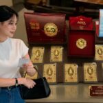 Mỗi tháng để dành vài triệu đồng, nên mua vàng hay gửi tiết kiệm?