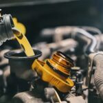Thay dầu ô tô khi nào để tiết kiệm tiền mà vẫn bảo vệ động cơ?