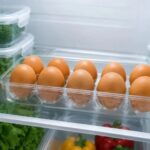 Trứng gà để được bao lâu? Vì sao không nên đặt ở cánh cửa tủ lạnh?